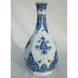 Vase En Faience De Lille , Epoque XVIIIe Siecle , Piriforme , Bouteille , Grand feu