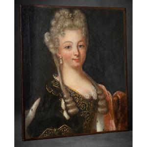 Royal Portrait, Oil On Canvas, 18th Century, Queen Of Spain, Marie-louise Gabrielle Of Savoy