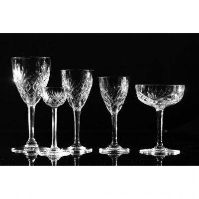 Glasses In Crystal Engraved From Saint Louis, Chantilly Model Flutes, Cups, Cups