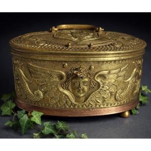 Epoque XVIIe Siecle Jewelry Box , Repoussé Brass , Heraldic Mermaid Decoration , Box Ecrin