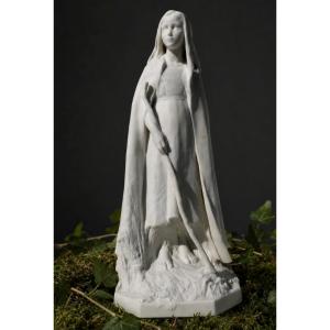 Sculpture Biscuit de porcelaine « Fleur des Prés » Raoul Larche Sèvres Jeune Femme Art Nouveau