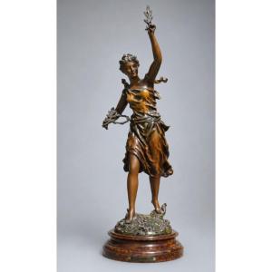 Large Sculpture , Jeune Femme , Allégorie Du Merite ; XIXe ; Art Nouveau Regulé Patiné Bronze