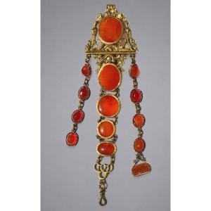 Bijou Châtelaine en pomponne et cornaline, époque Directoire , XVIIIe