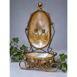 Cave à Parfum , Palais Royal , Epoque Napoléon III , Baccarat XIXe ; Coffret à Senteurs Nacre