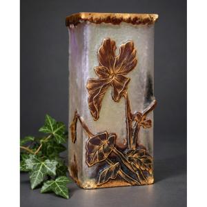 Daum Nancy Vase Made Of Iridescent Glass With Gold Floral Decoration, Art Nouveau, 19th Century, Poppy Flower