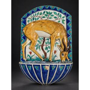 Philippe Rouart 1904-1993 Fontaine Murale Faïence Polychrome À La Gazelle Art Déco Orientaliste