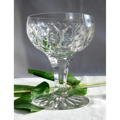 Series Of 12 Champagne Cups In Crystal From Saint Louis, Cup / Glass On Foot Nineteenth
