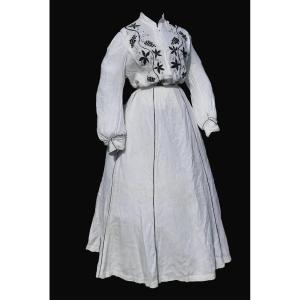 Robe Belle Epoque En Lin Brodé , Costume d'été / Bord De Mer 1900 XIXe Art Nouveau Sport Tennis