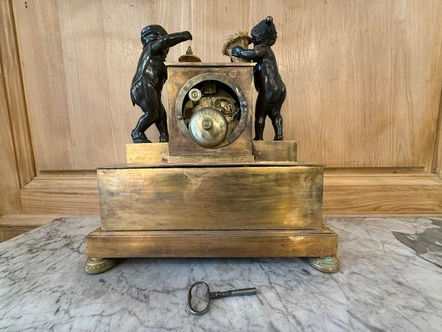 Gilded Bronze Clock With Children Playing In Brown Patina From The Restoration Period.-photo-2