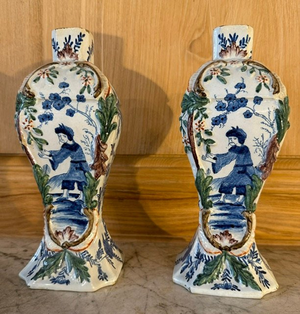  Paire de vases en faïence de Delft polychromes d’époque XVIII eme-photo-4