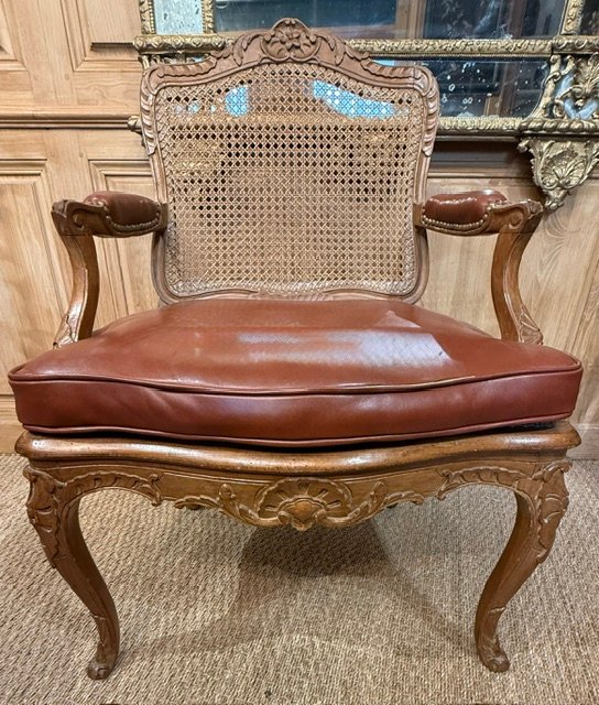 Paire de fauteuils cannés d’époque Régence en hêtre finenement sculptés-photo-1