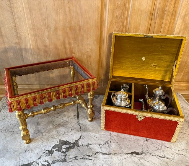 18th Century Turned And Gilded Wood Base With Removable Travel Box.-photo-2