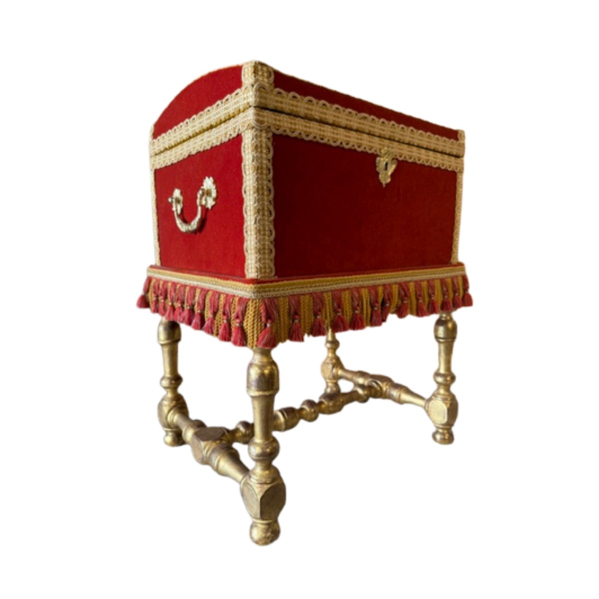 18th Century Turned And Gilded Wood Base With Removable Travel Box.