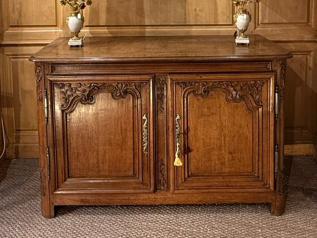 Elegant 18th Century Woodwork Buffet Opening With Two Wide Oak Doors-photo-2