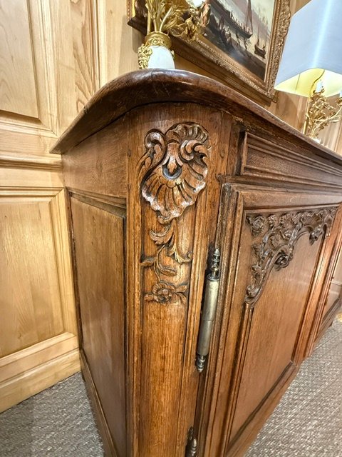 Elegant 18th Century Woodwork Buffet Opening With Two Wide Oak Doors-photo-4