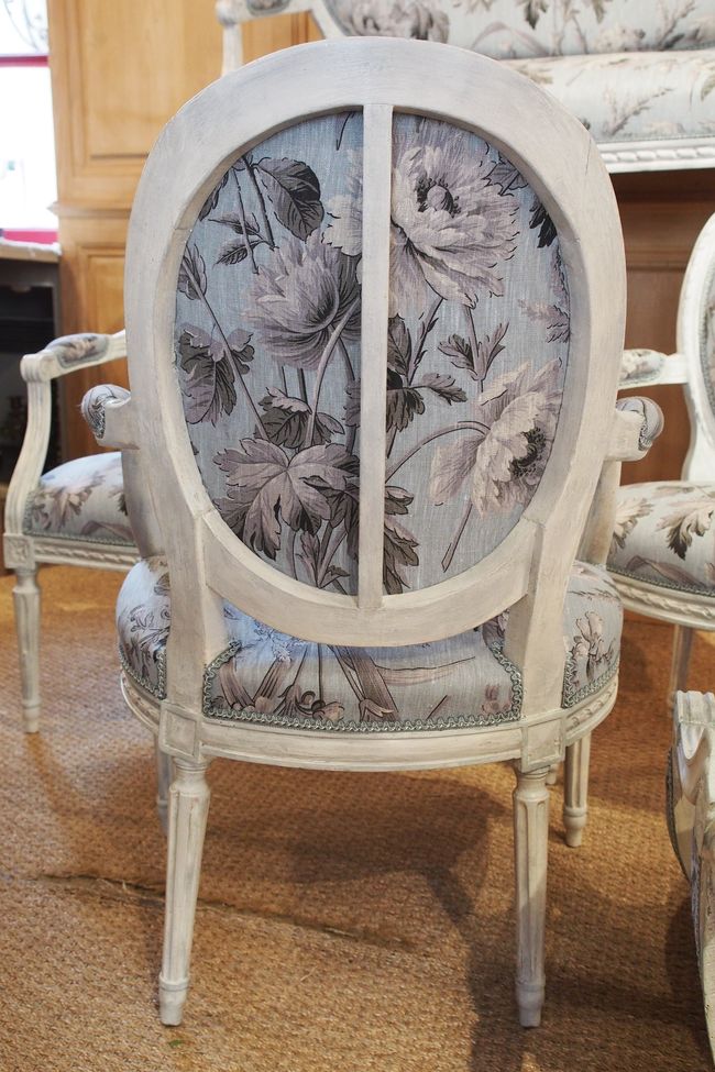 Salon composé de 4 fauteuils époque Louis XVI et un petit ca-photo-4