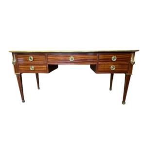 Bureau plat d’époque Louis XVI estampillé C.C SAUNIER
