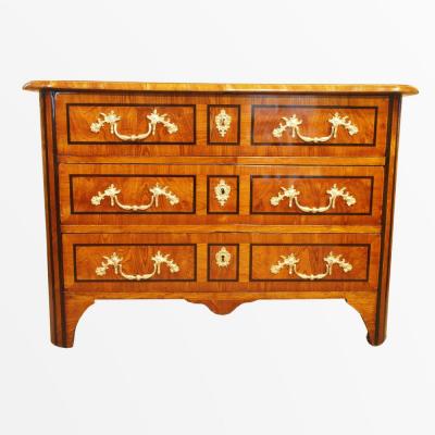 Commode &agrave; plateau marquet&eacute; d&rsquo;&eacute;poque R&eacute;gence