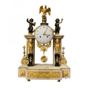 Importante pendule portique d&rsquo;&eacute;poque Louis XVI en marbre et bronze finement cisel&eacute; et dor&eacute;