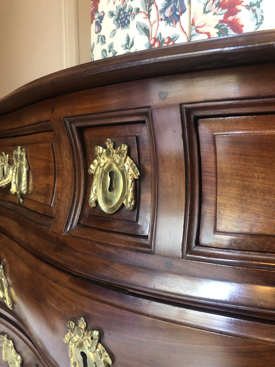 Chest Of Drawers, 18th Century.