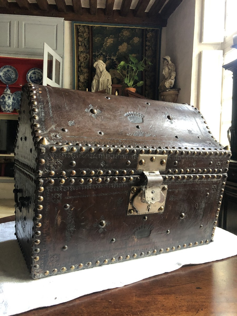 Small Travel Trunk, 19th Century.-photo-2