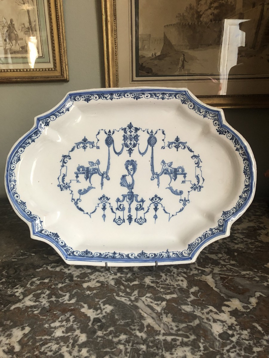 Grand plat de Moustiers, XVIIIème .