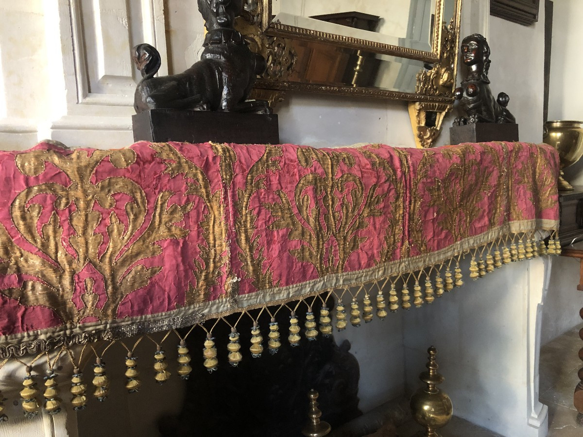 Lambrequin, 17th Century -photo-2