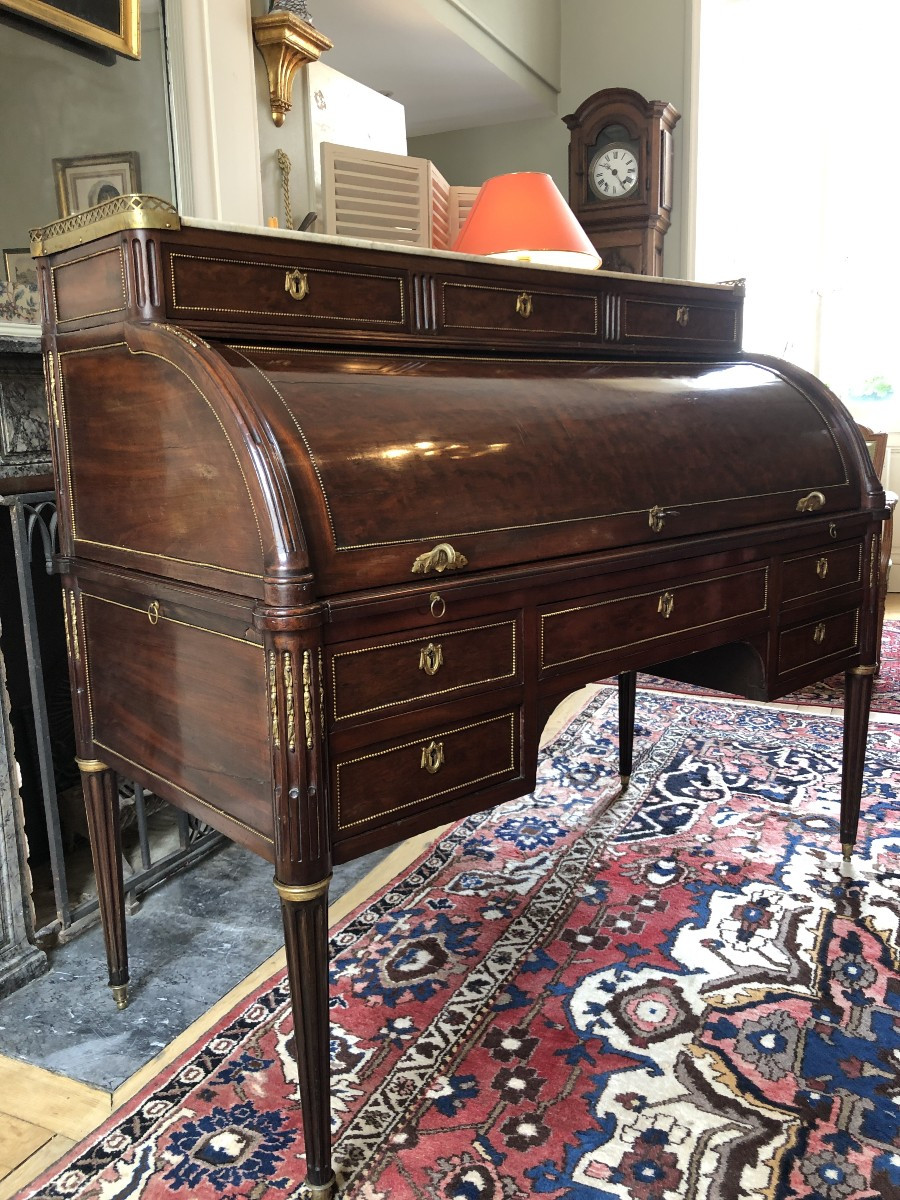 Cylinder Desk, 18th Century.