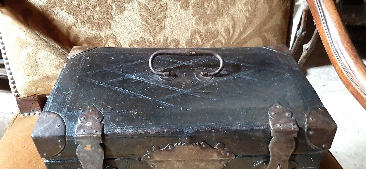 Box, 18th Century .-photo-3