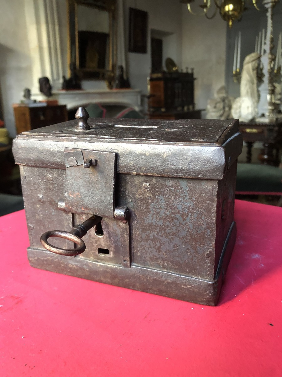 Messenger Box, 16th Century.