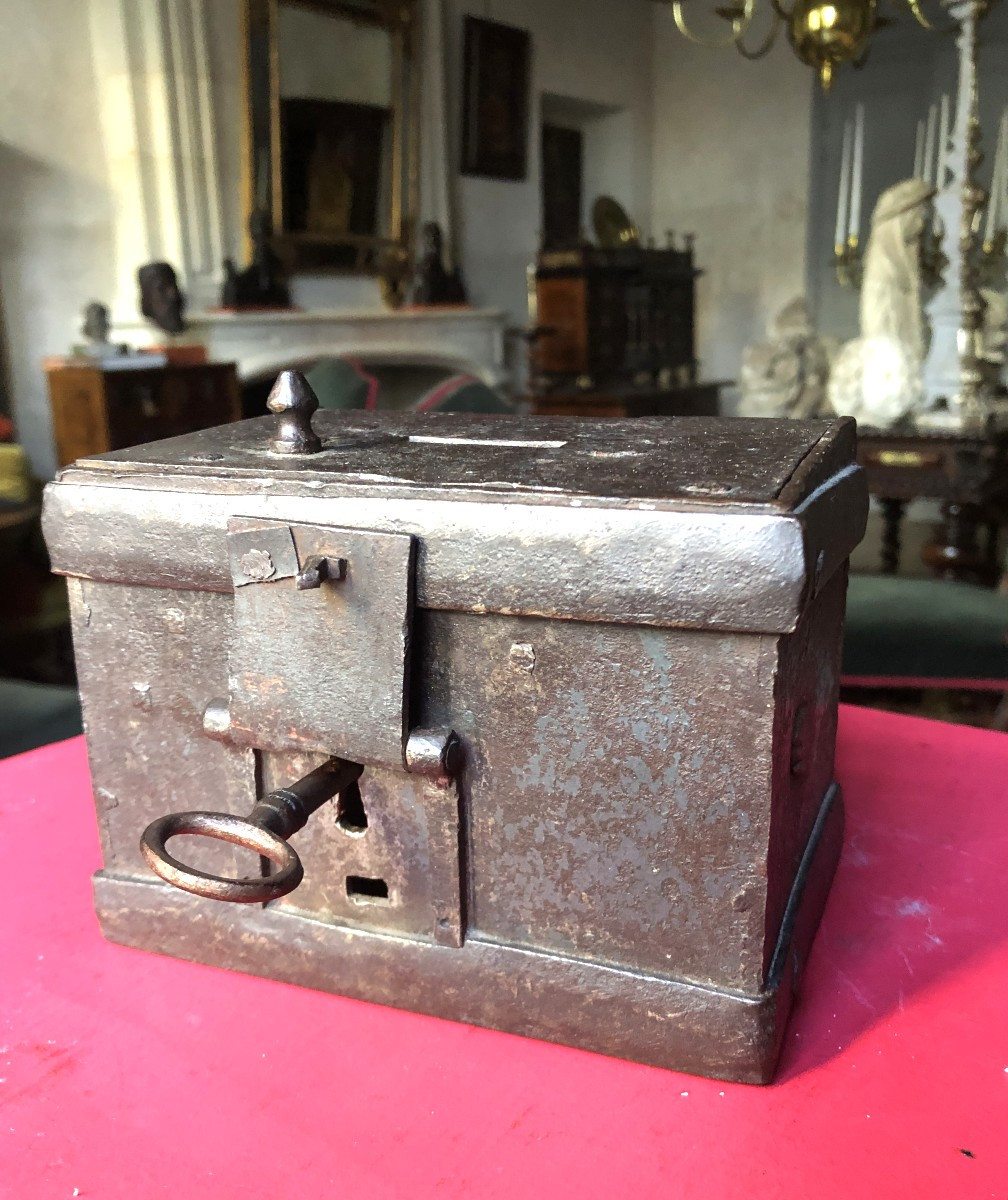 Messenger Box, 16th Century.