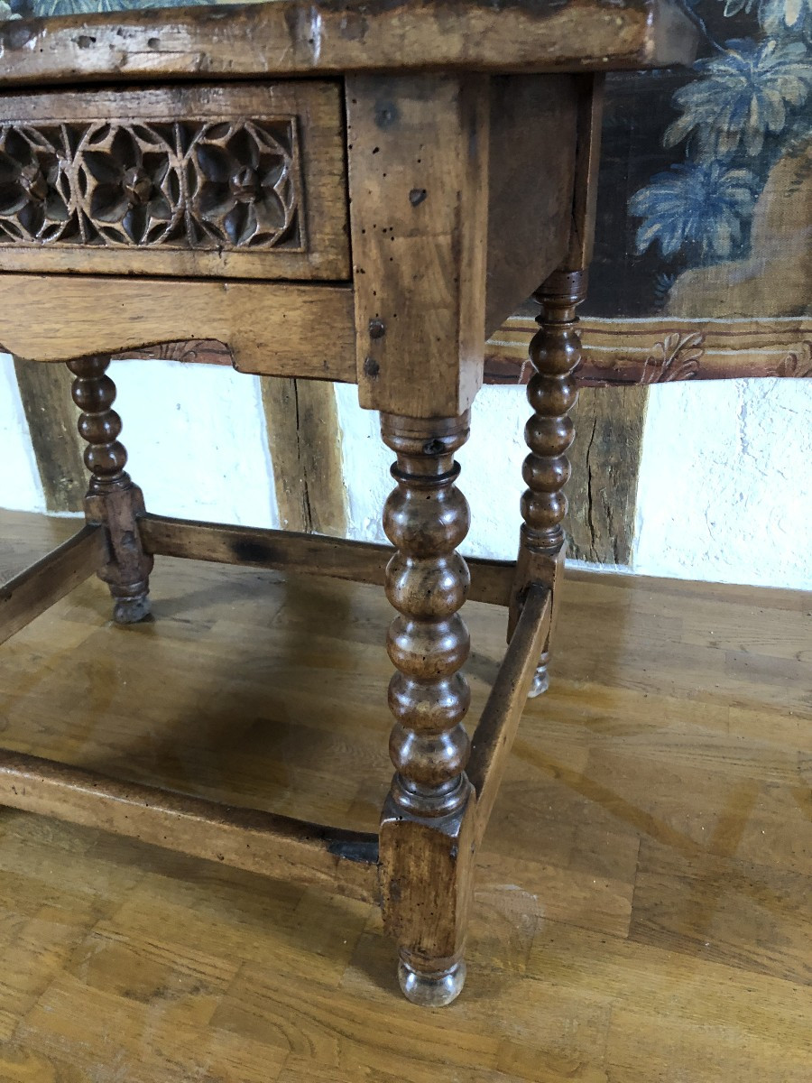 Petite table, XVIIème .-photo-2