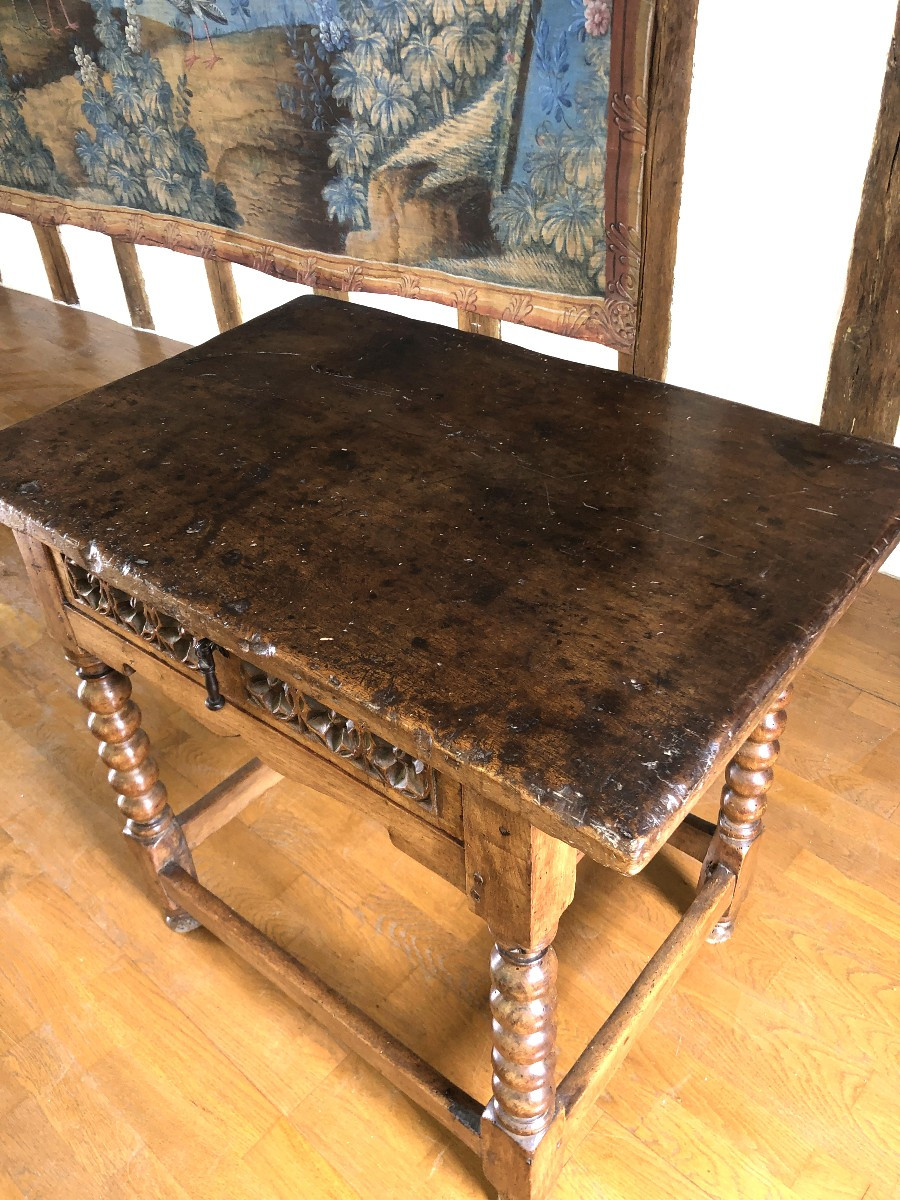 Petite table, XVIIème .-photo-4