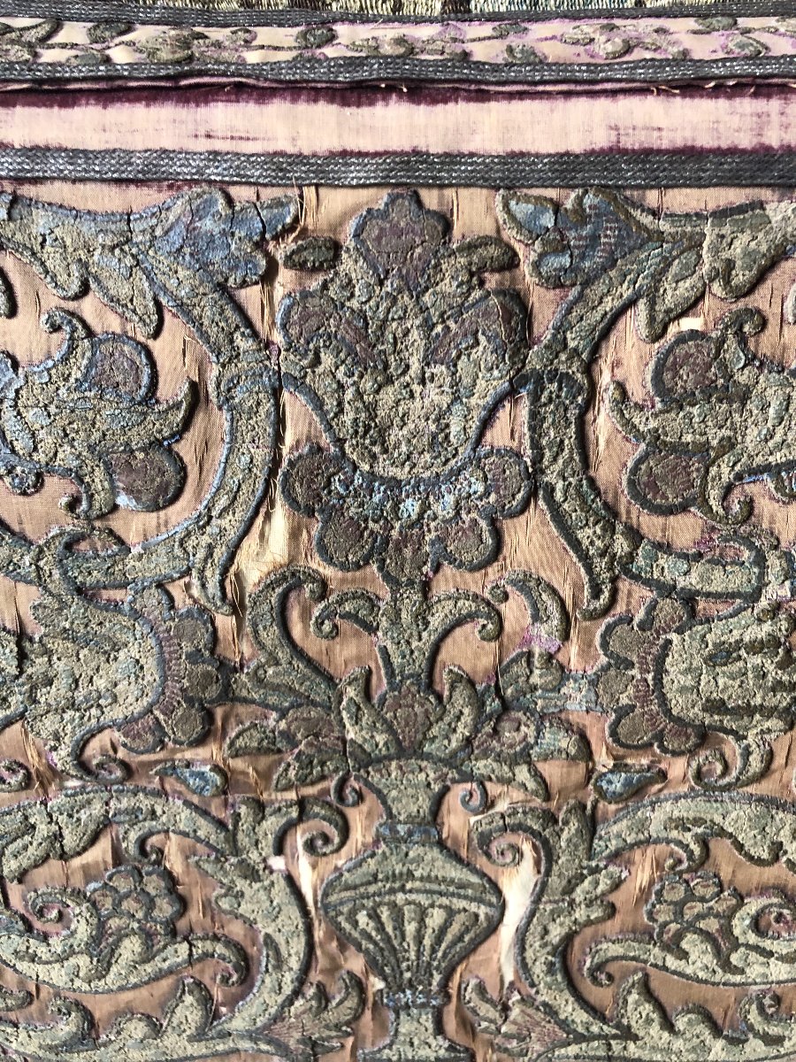 Fabrics, 17th Century .-photo-3