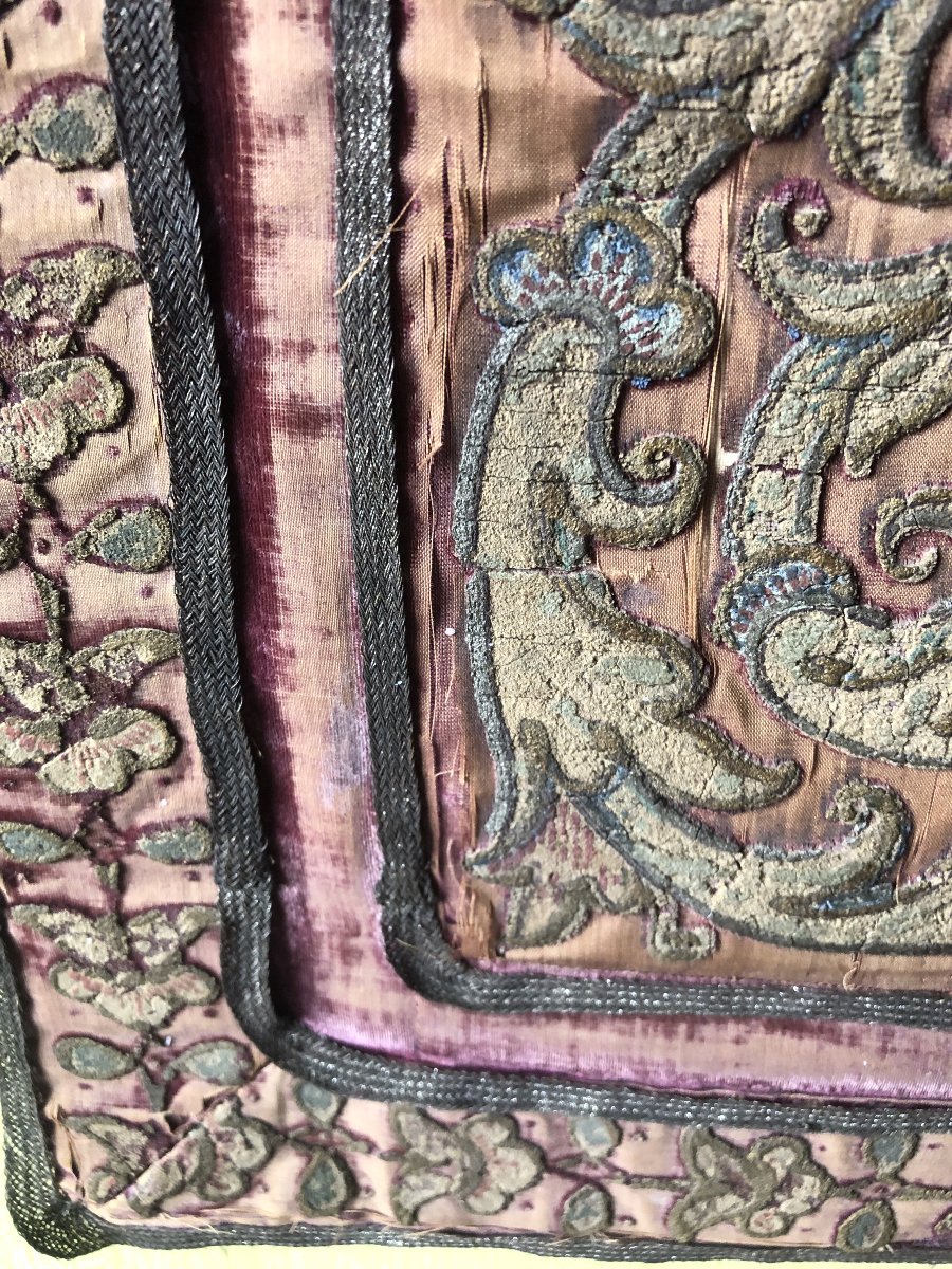 Fabrics, 17th Century .-photo-4