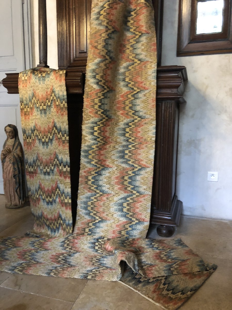 Textiles, 17th Century.-photo-2