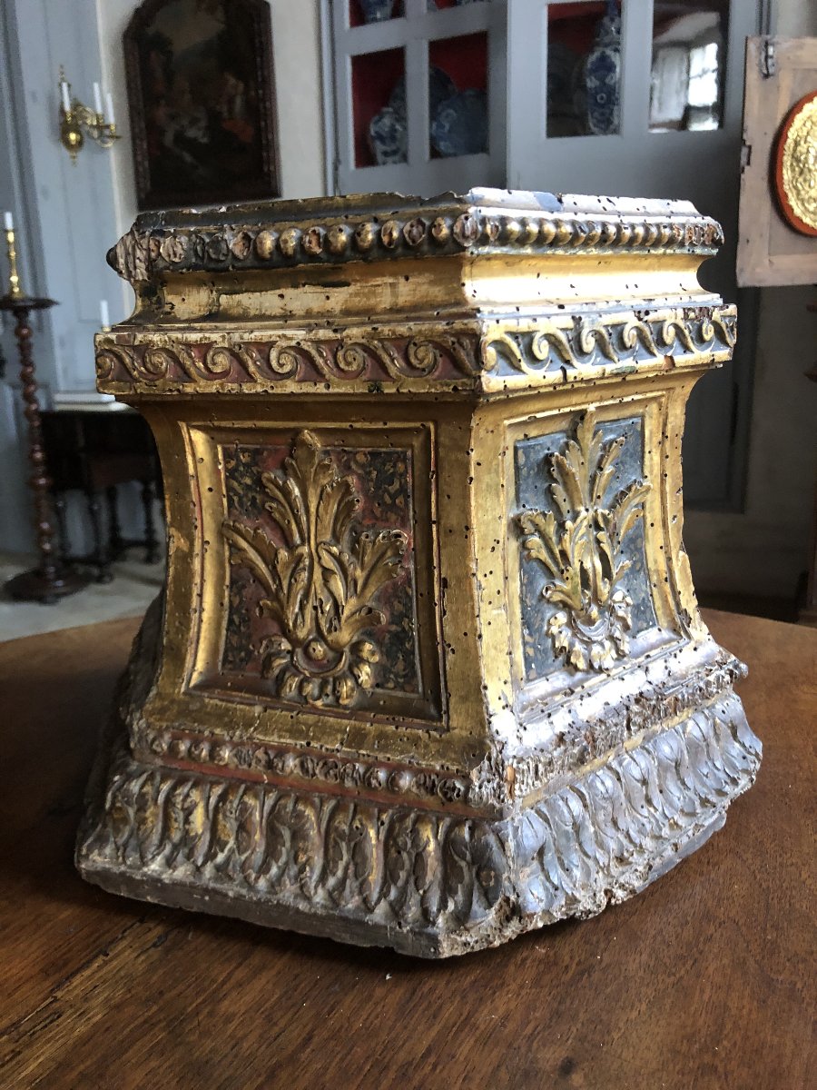 17th-century Pedestal.-photo-3