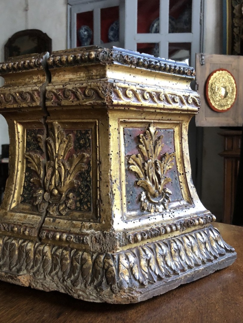 17th-century Pedestal.-photo-2