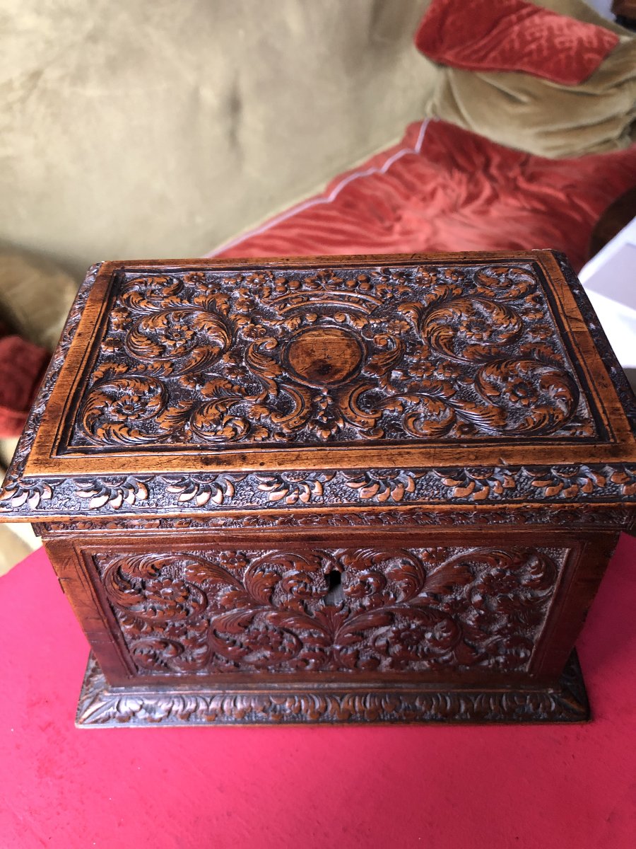 Coffret en bois de Sainte Lucie, XVIIème .-photo-3