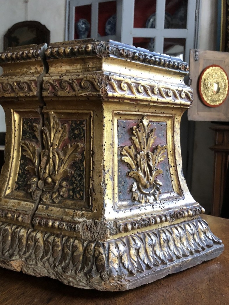 17th-century Base.-photo-3