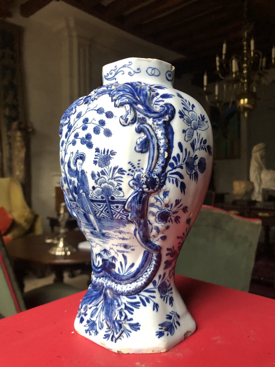 Delft Vase, 18th Century.-photo-2