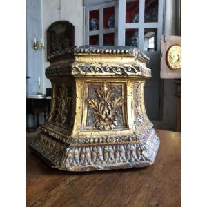 17th-century Pedestal.