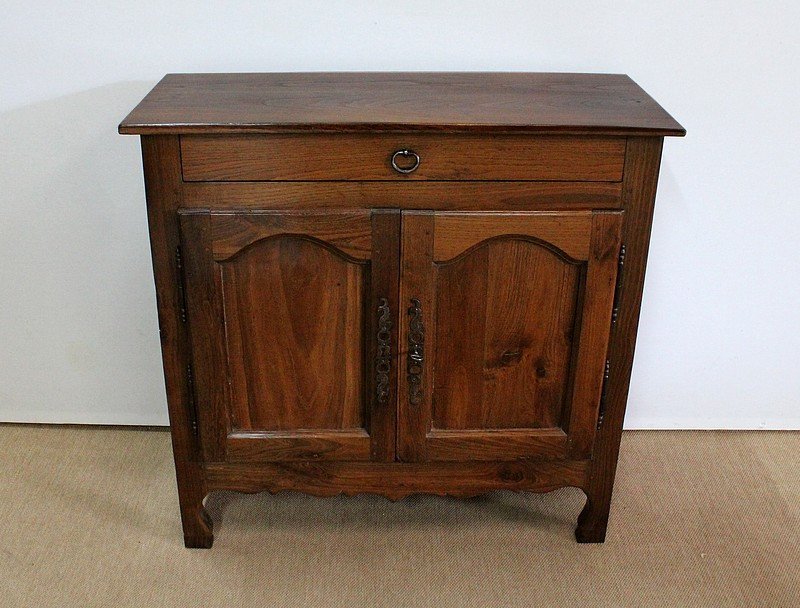 Small Regional Buffet In Solid Chestnut - Mid-19th Century