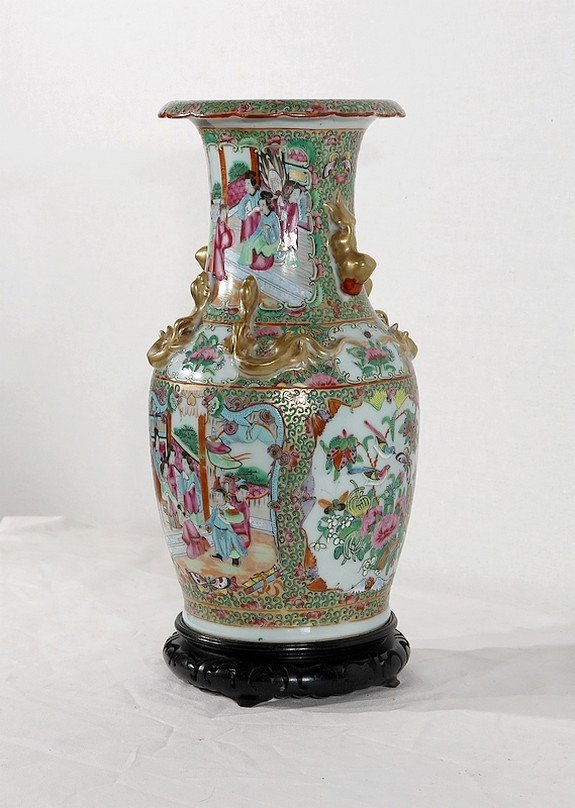 Canton Porcelain Vase On Wooden Base, China - Nineteenth-photo-2