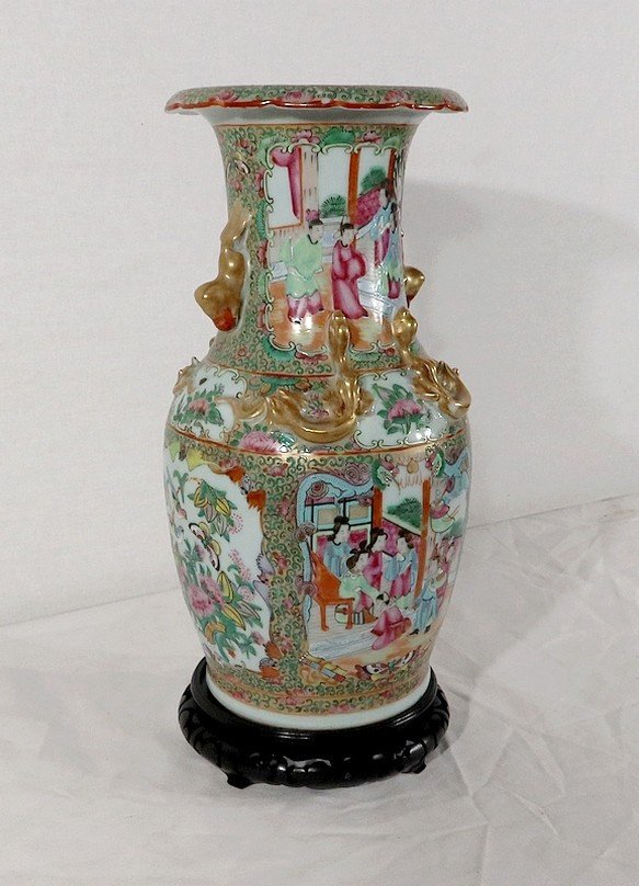 Canton Porcelain Vase On Wooden Base, China - Nineteenth-photo-3