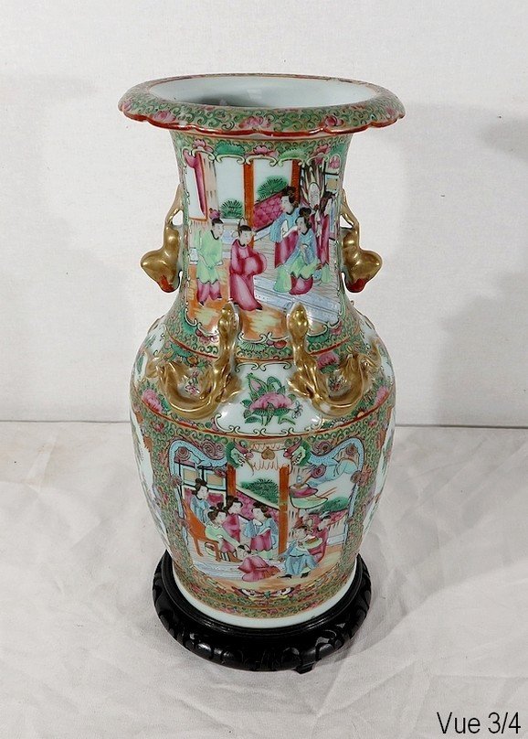 Canton Porcelain Vase On Wooden Base, China - Nineteenth-photo-1