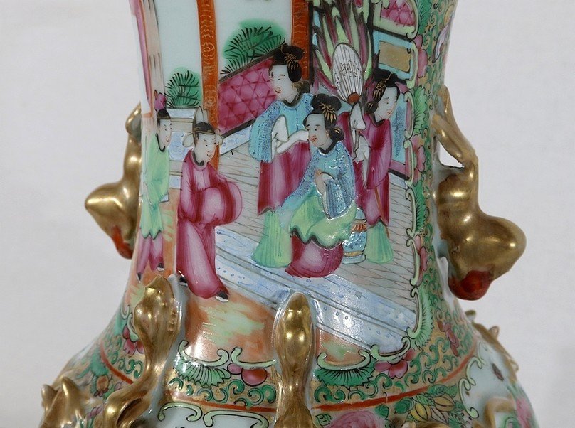 Canton Porcelain Vase On Wooden Base, China - Nineteenth-photo-5