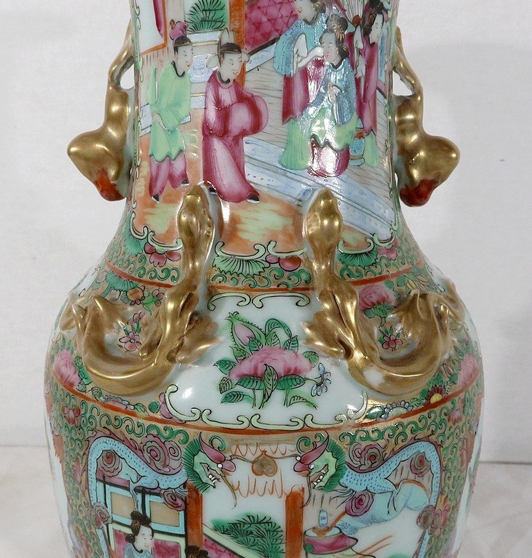 Canton Porcelain Vase On Wooden Base, China - Nineteenth-photo-6