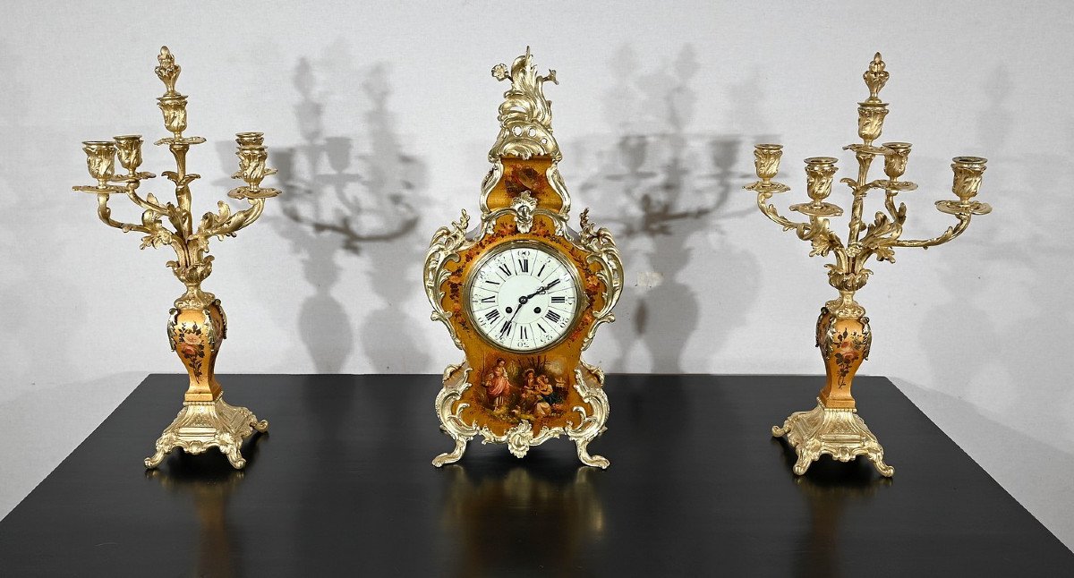 Importante  Garniture De Cheminée En Bronze Doré Et Vernis Martin, Style Louis XV – Milieu XIXe