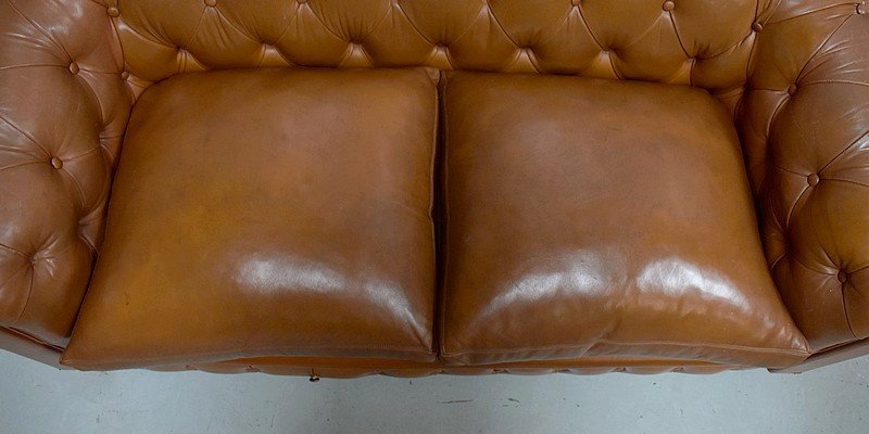 Padded Leather Chesterfield Sofa - Late Nineteenth-photo-4